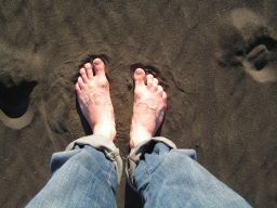 Karekare Füße im Sand